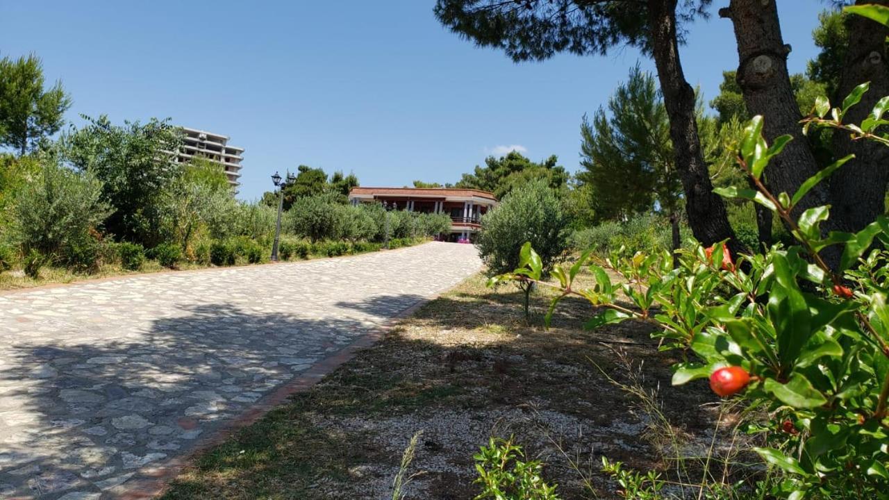 Hotel Brifs Shëngjin Exteriér fotografie