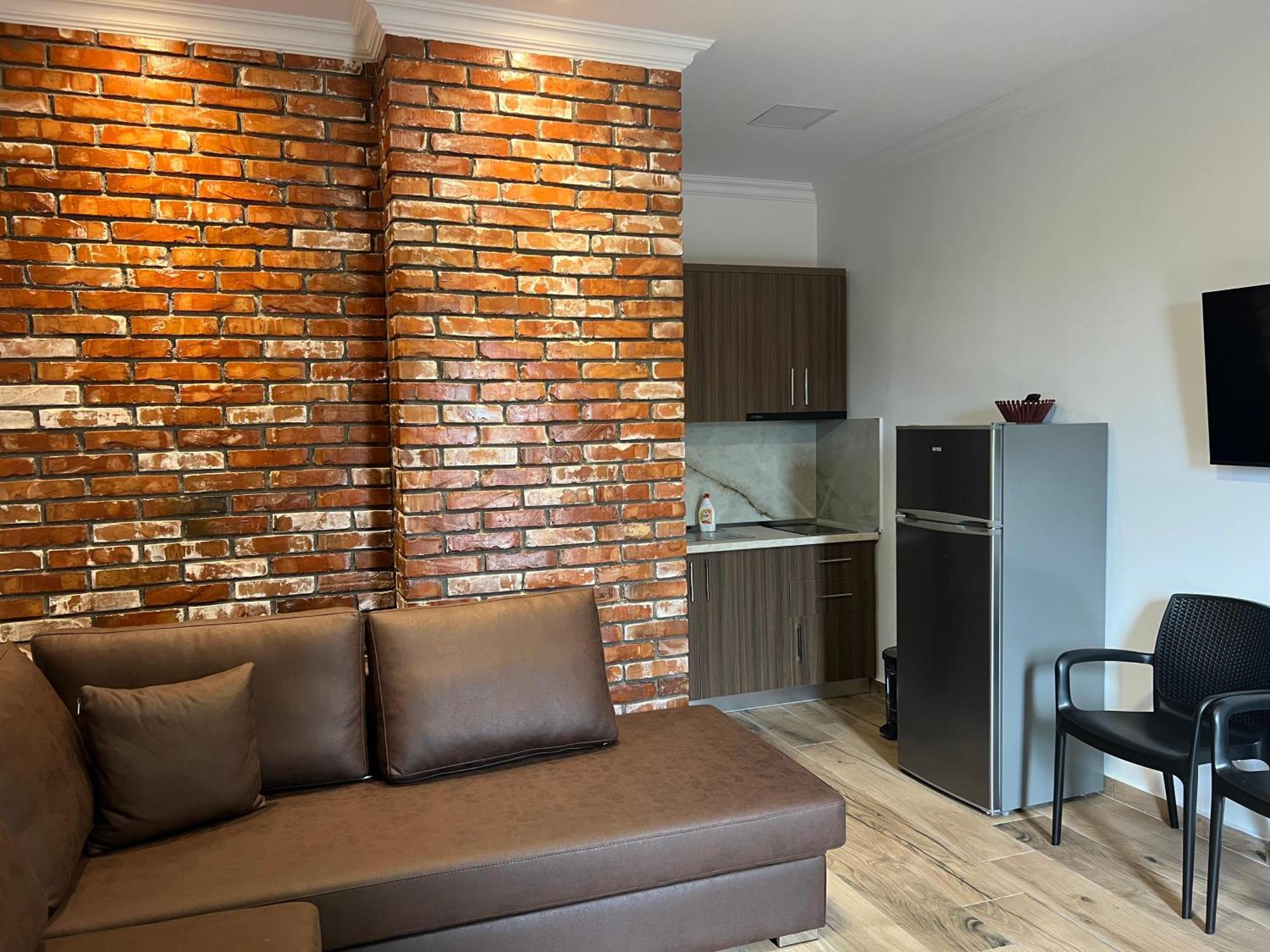 Hotel Brifs Shëngjin Exteriér fotografie