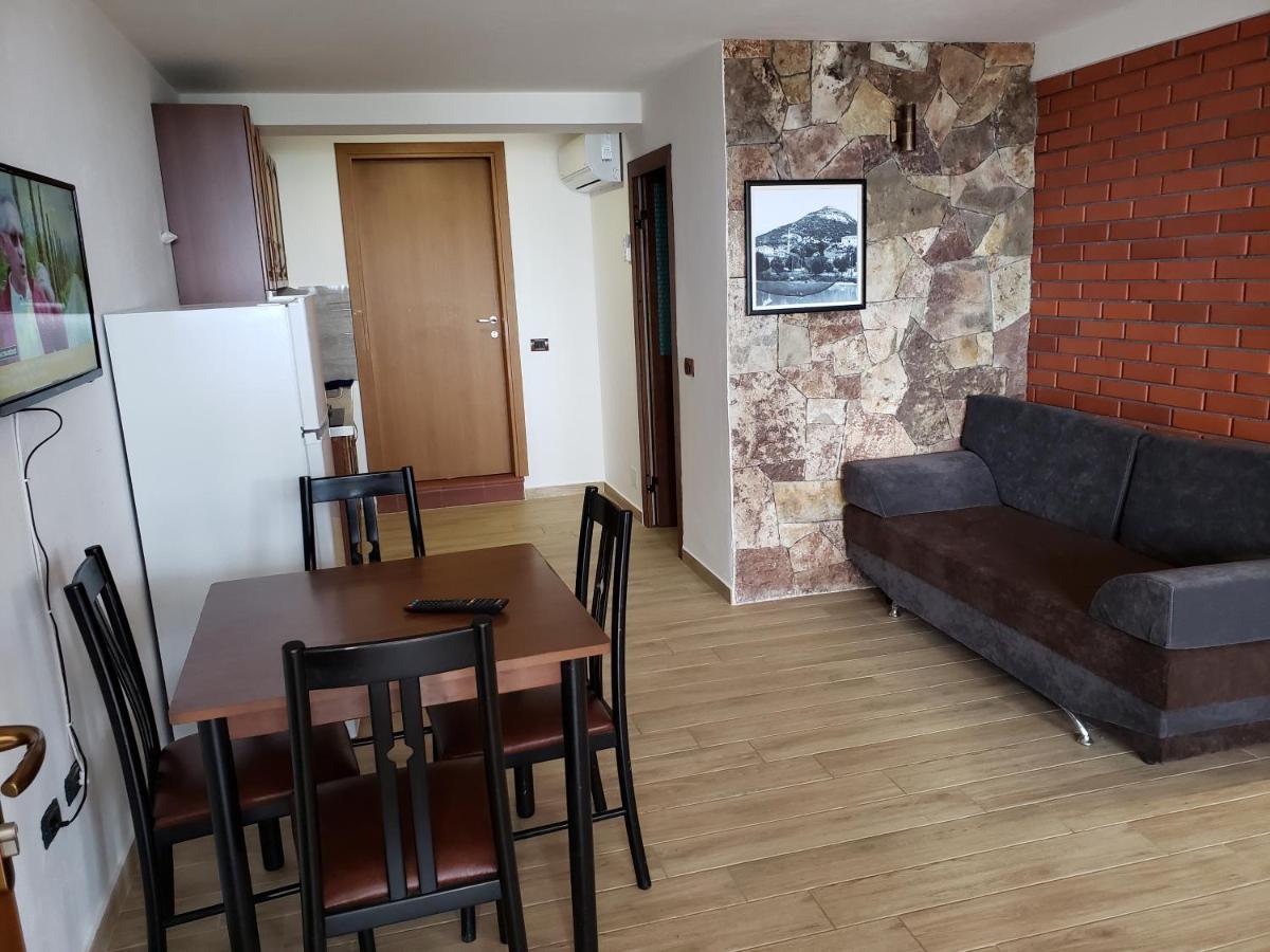 Hotel Brifs Shëngjin Exteriér fotografie